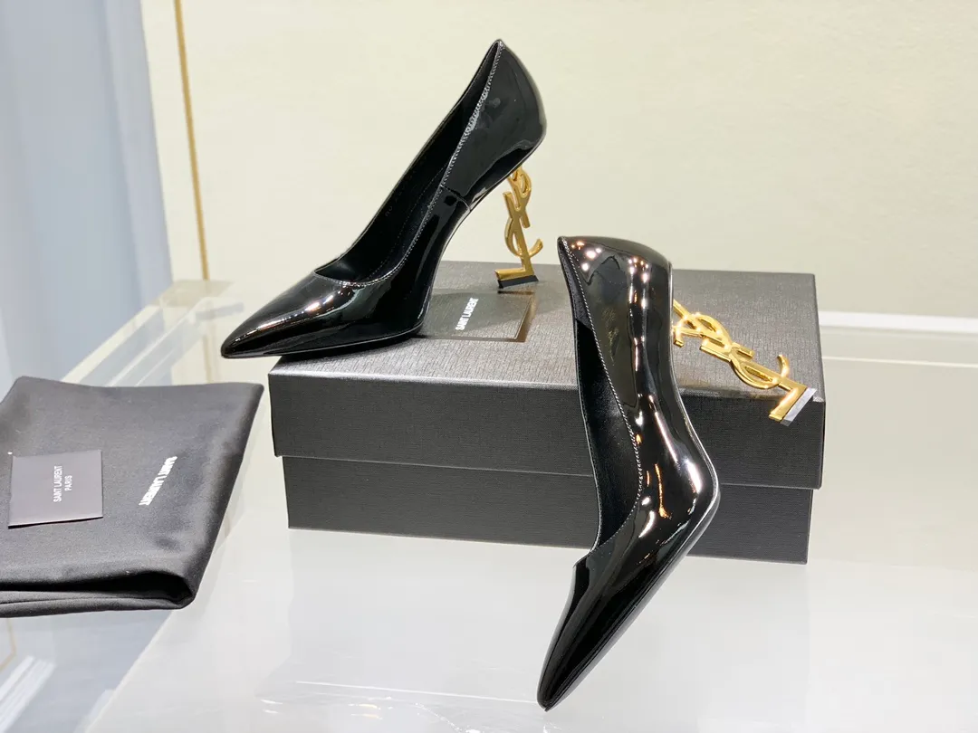 👟👟Ex-factory price 560👟👟 ysl classic letter high heels, a high-heeled item that is directly regarded as a god, elegant in capital letters! Selected imported calfskin material, crystal sheepskin lining, Italian imported cowhide sole, perfect shoe shape, fine routing, electroplated letter steel heels! Quality 35-39 (40 41 42 customized, non-refundable and non-exchangeable)